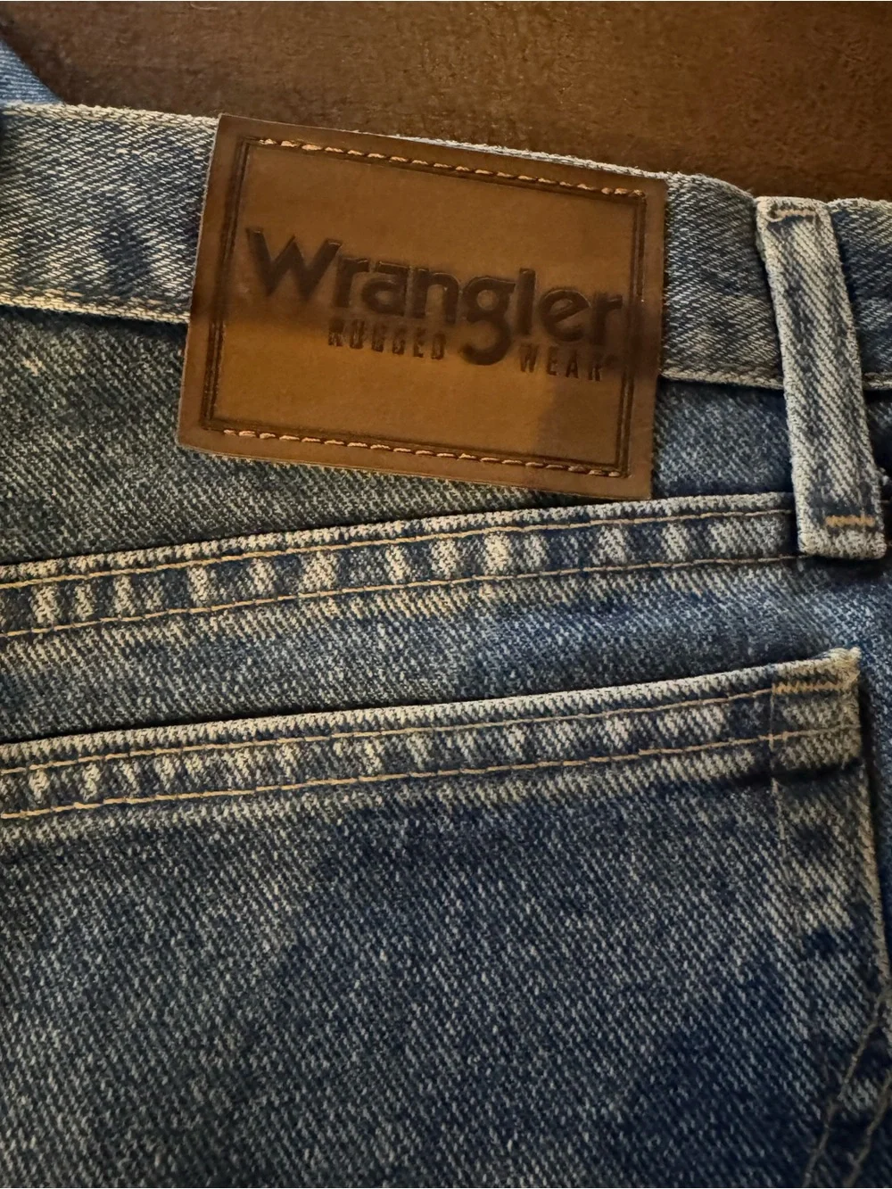 Wrangler Rugged Wear Men's Medium Blue Straight-Leg Jeans Sz 40 x 34 Like New!